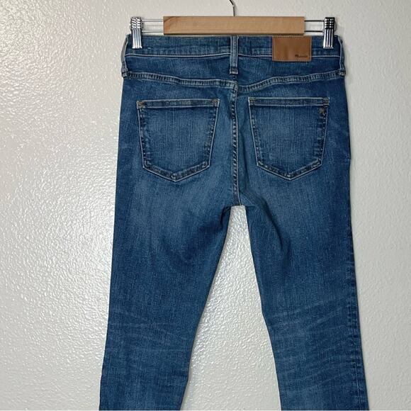 Madewell 8" Mid Rise Skinny Jeans in Ames Wash Medium Blue women's size 27 - Picture 10 of 15